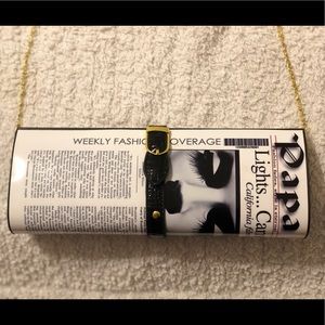 Paparazzi Magazine Clutch Detachable Gold Chain